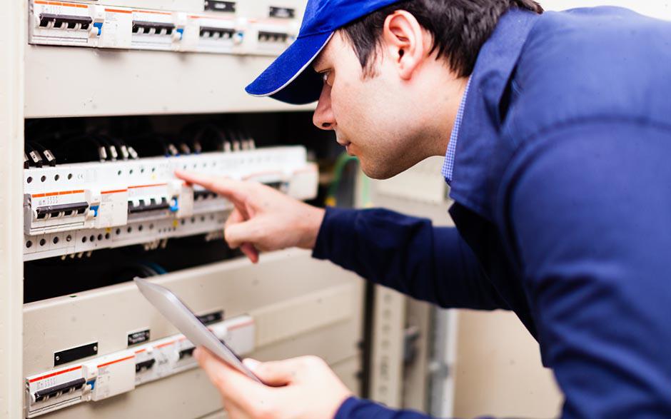 technicien électricien Paris